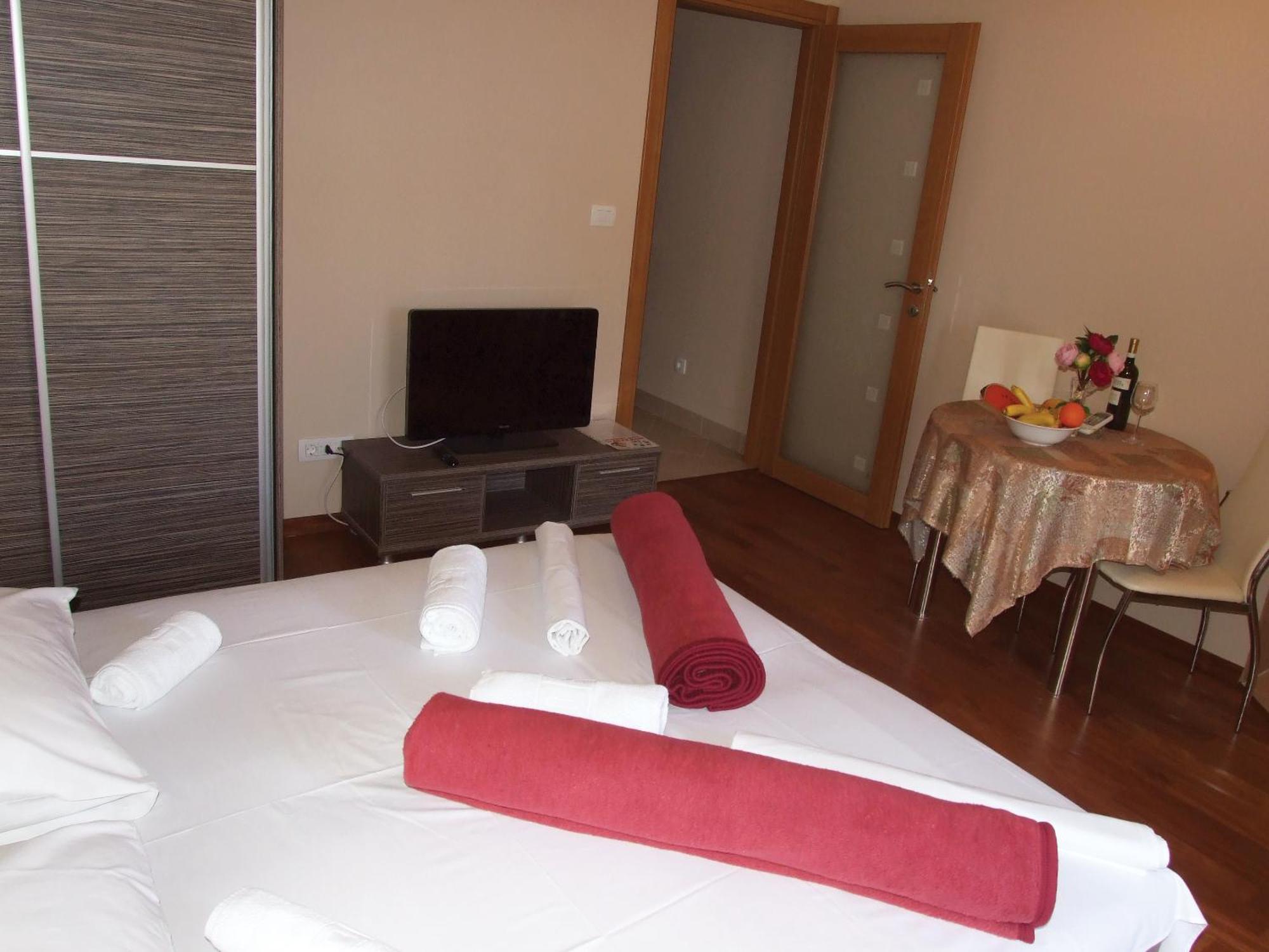 Apartments Oaza 2 Petrovac Pokoj fotografie