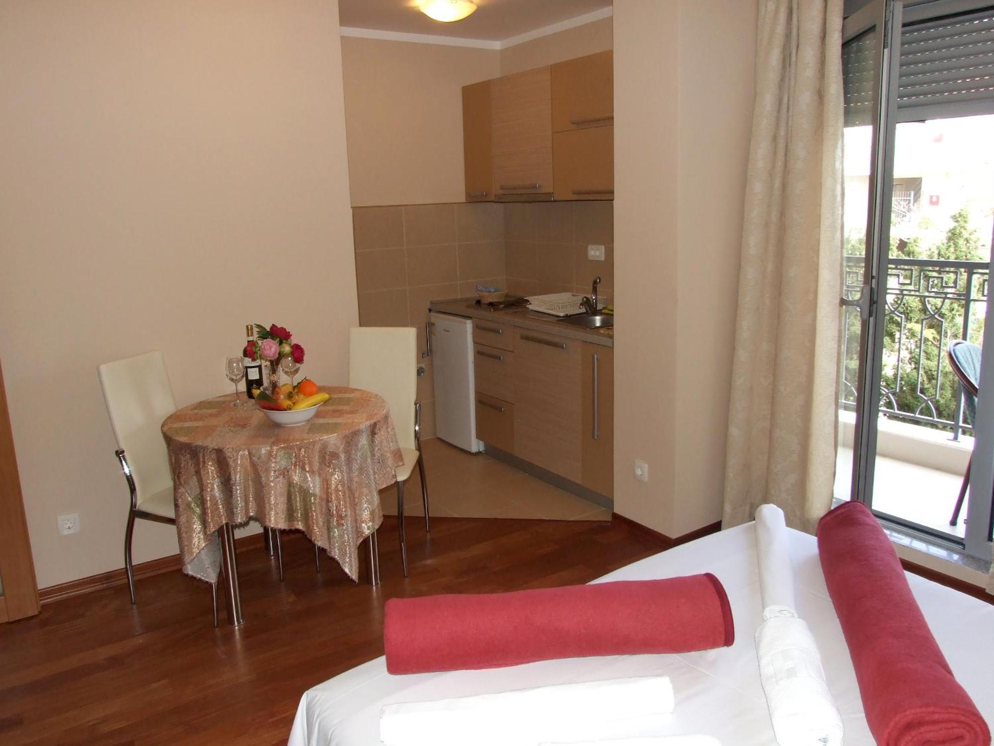 Apartments Oaza 2 Petrovac Pokoj fotografie