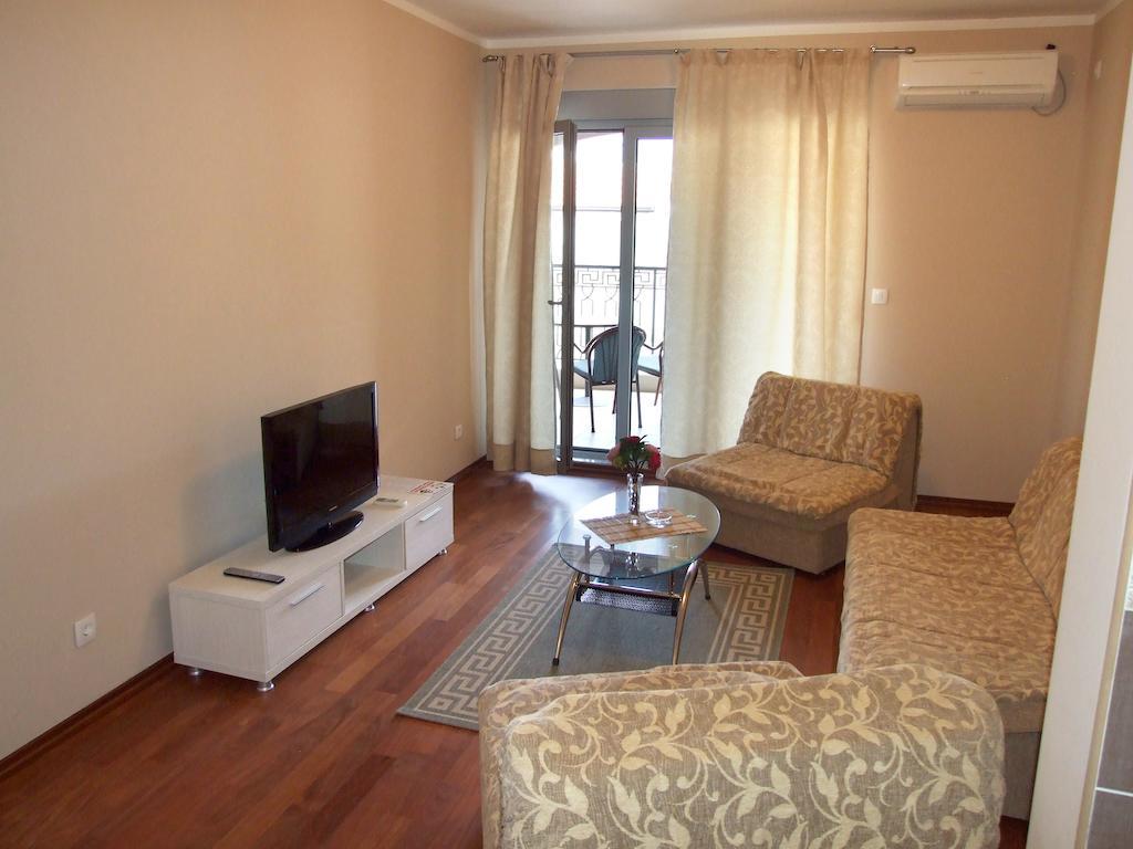 Apartments Oaza 2 Petrovac Pokoj fotografie