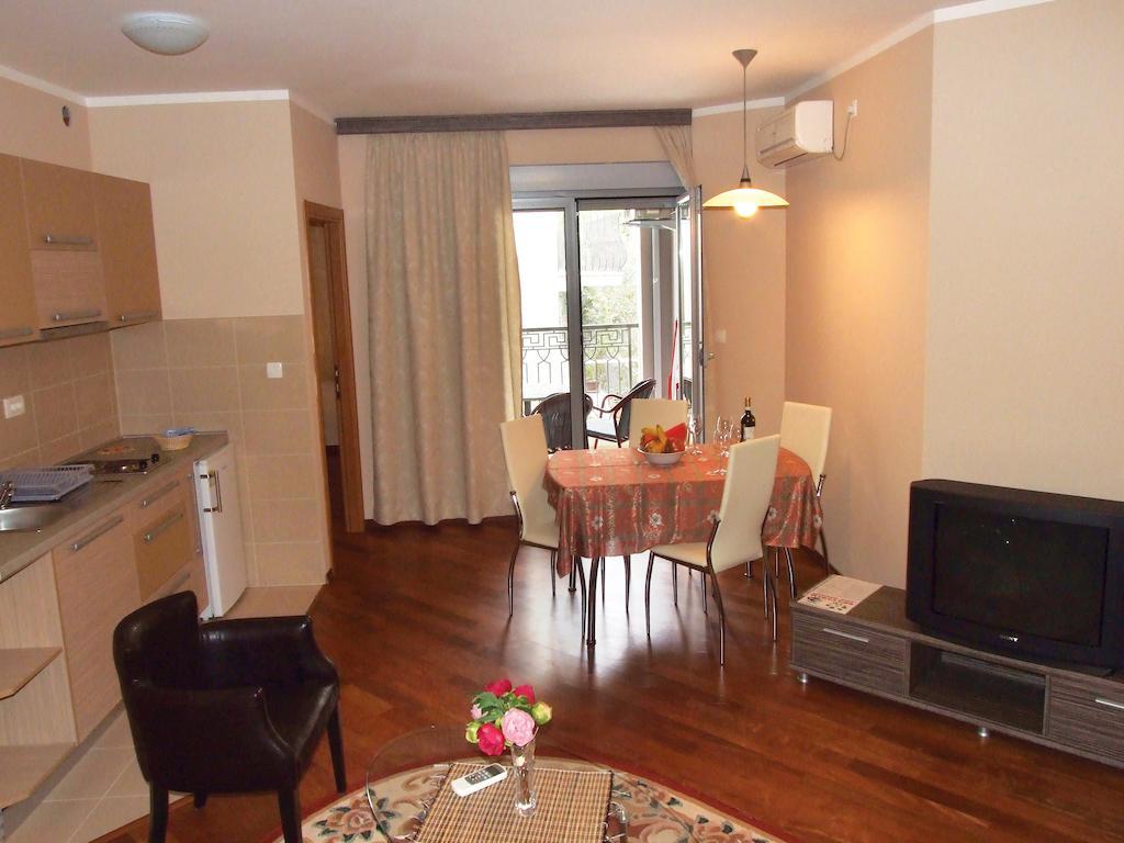 Apartments Oaza 2 Petrovac Pokoj fotografie