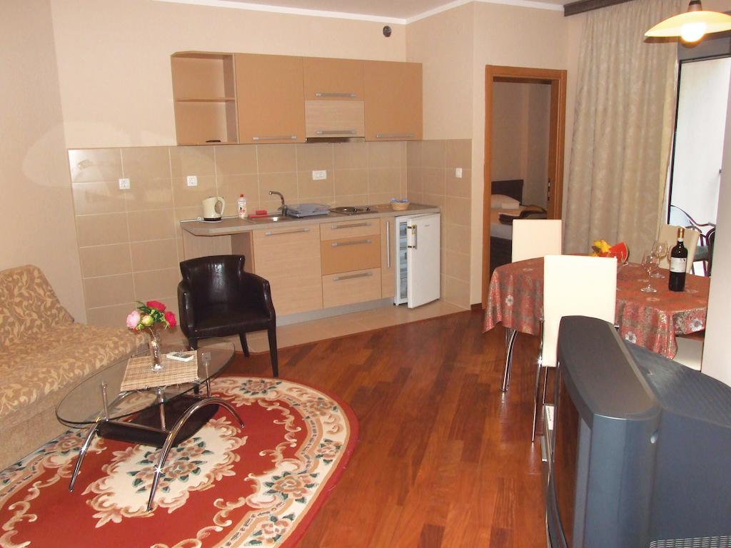 Apartments Oaza 2 Petrovac Pokoj fotografie