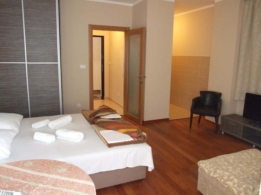 Apartments Oaza 2 Petrovac Pokoj fotografie
